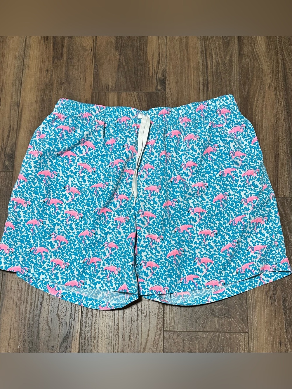 Chubbies Swim Trunks Men’s 2XL Blue Pink Flamingo 5.5" Inseam Mesh Lined Shorts